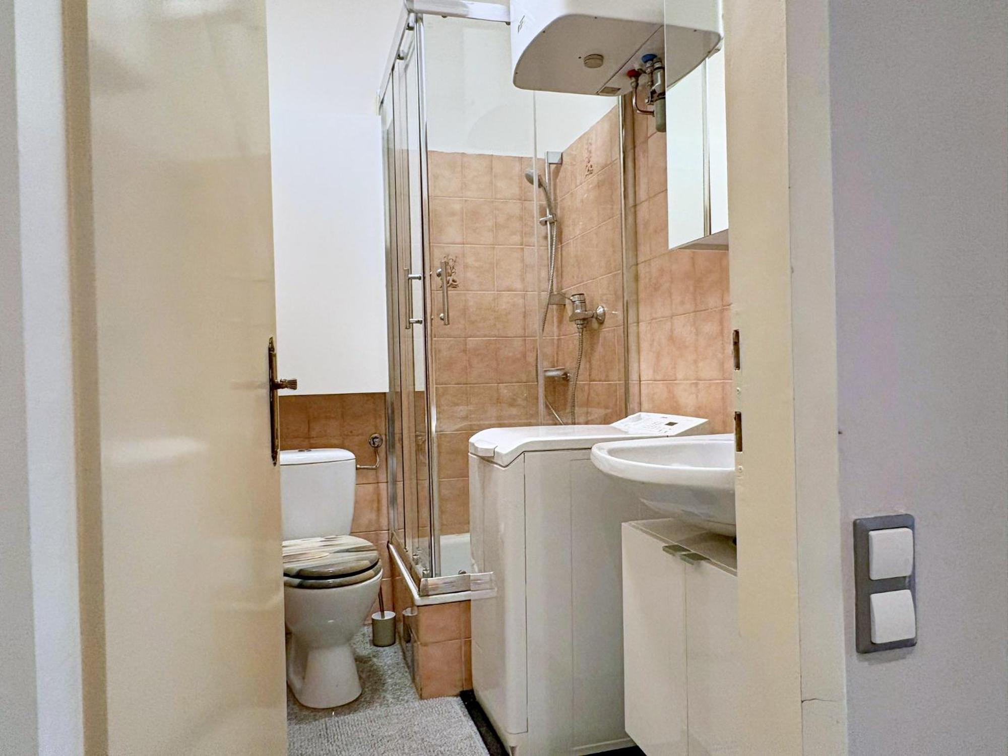 דירות וינה Spacious And Near Metro I Close To Parks I Akh מראה חיצוני תמונה